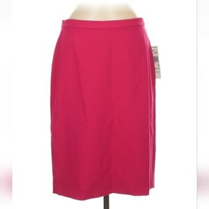 Albert Nipon Pencil Skirt  Fuscia Size 8   NWT